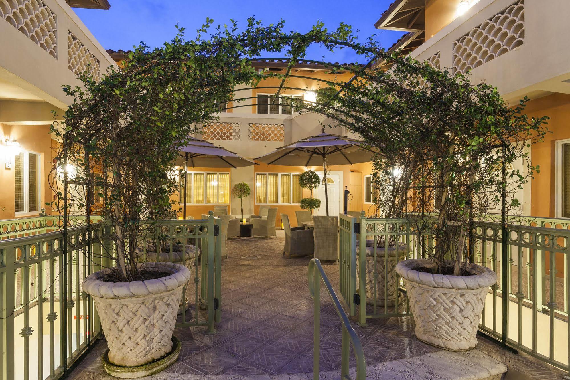 Sun Harbour Boutique Hotel Bal Harbour Εξωτερικό φωτογραφία